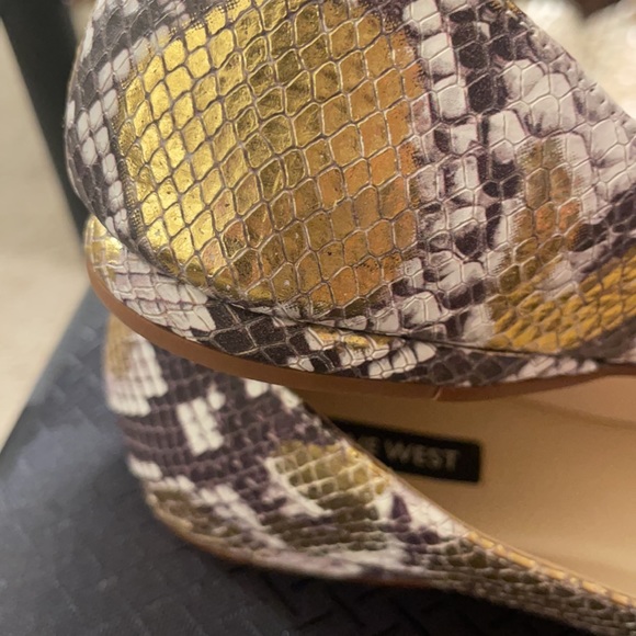 Nine west flat pumps size 8.5m leather upper snakeskin gold multi  NWT - Picture 4 of 4
